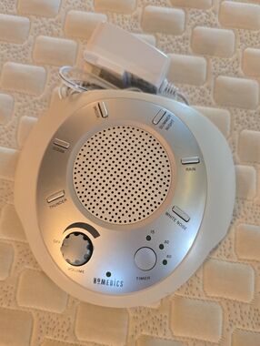Homedics Round White / Silver Portable Sound machine